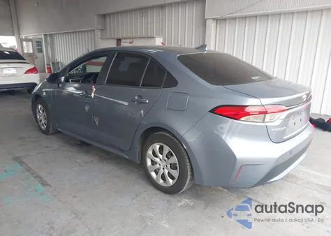 2021 Toyota Corolla Le z USA, uszkodzony, nr VIN 5YFEPMAE2MP233148